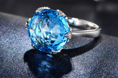 米萊珠寶9.5克拉托帕石戒指 璀璨藍(lán)調(diào)，指尖的藝術(shù)珍藏